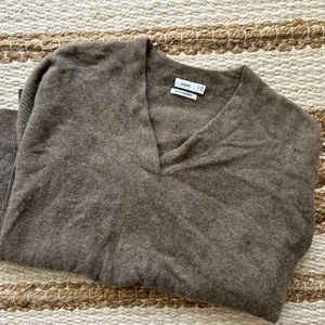 VINCE 100% Cashmere V-Neck Sweater - Taupe - Size XS